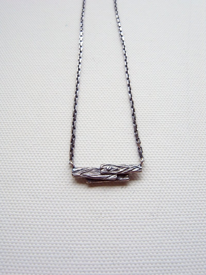 Wood grain silver necklace - สร้อยคอ - เงิน สีเงิน