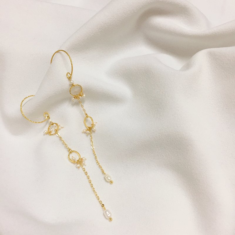 維納斯的誕生 — 切花圓圈珍珠編織垂吊耳環 - 耳環/耳夾 - 珍珠 金色