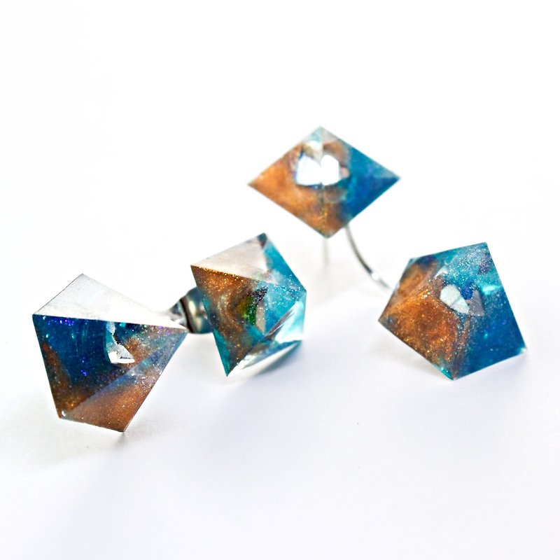Pyramid Lantern Earrings (cliffs that seem to be something) - Earrings & Clip-ons - Resin Multicolor