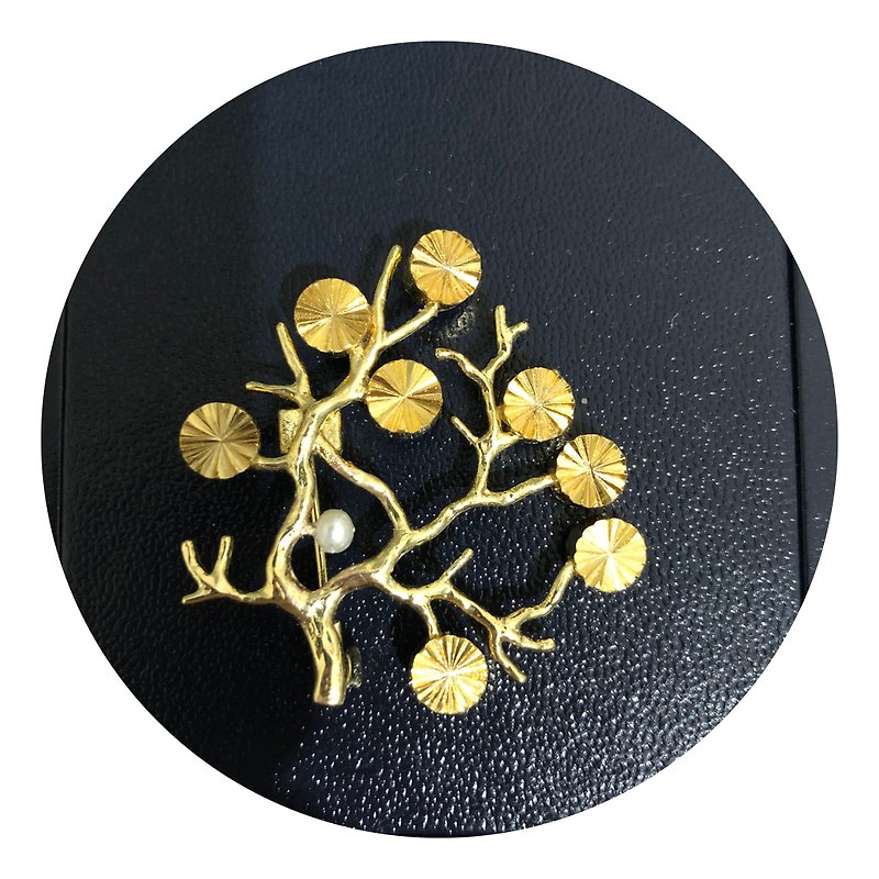 Elegant Japanese Style Brooch【Brass Brooches】【母親節禮物】【Pine Brooch】 - Brooches - Copper & Brass Gold