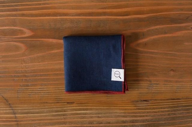 The indigo dyeing organic linen handkerchief (solid color: indigo blue)
