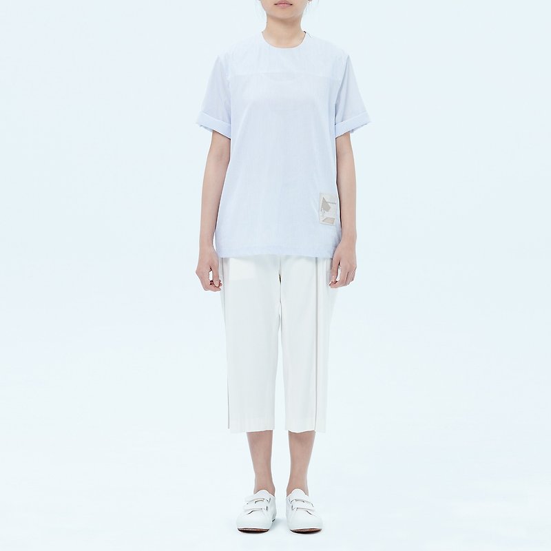White Short Sleeve Cotton Top - เสื้อผู้หญิง - ผ้าฝ้าย/ผ้าลินิน สีน้ำเงิน