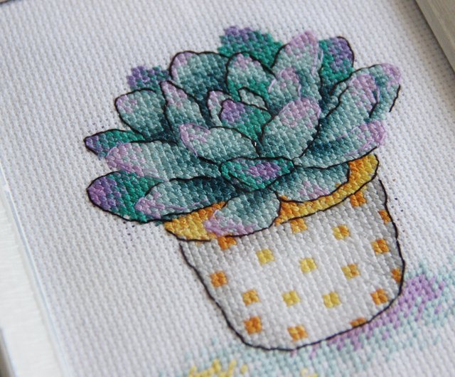 Cross Stitch Pattern Book: Cacti and Succulents - Embroidering