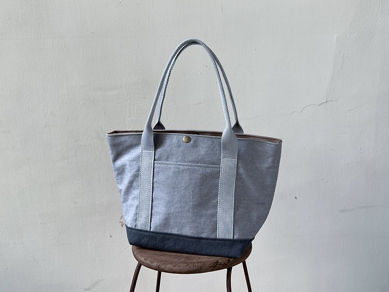 Tote Bag M・Washed Grey - กระเป๋าแมสเซนเจอร์ - ผ้าฝ้าย/ผ้าลินิน สีเทา