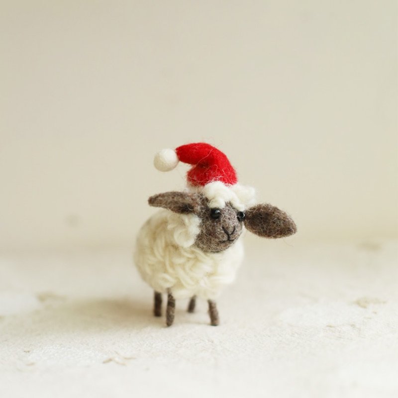 Christmas Gift Box Wool Out of the Sheep Mountain Wool Felt Christmas Limited Sheep Keychain - Keychains - Wool 