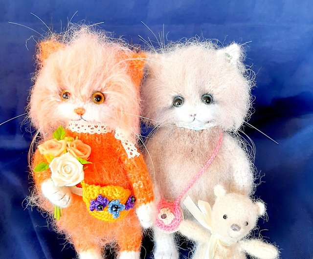 リアルな猫人形ぬいぐるみお正月プレゼントやわらかいふわふわ子猫の家の装飾 - ショップ Konkovochka 人形・フィギュア - Pinkoi