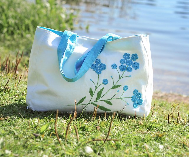 Designer Tote Bags & Beach Bags for Women - Christmas