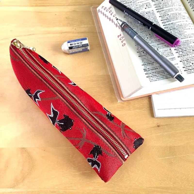 Pen case [Goldfish] Tetra type red and black goldfish made of tatami mat Japanese style chinoiserie