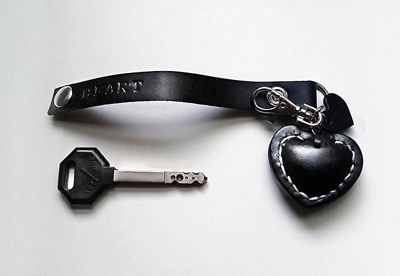Love leather key ring-three-dimensional shape [custom lettering] - Keychains - Genuine Leather 