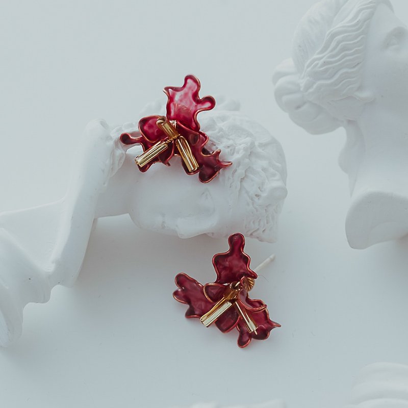 [Strong-Deep Red] On-ear Earrings | Crystal Flower Jewelry - ต่างหู - เรซิน สีแดง