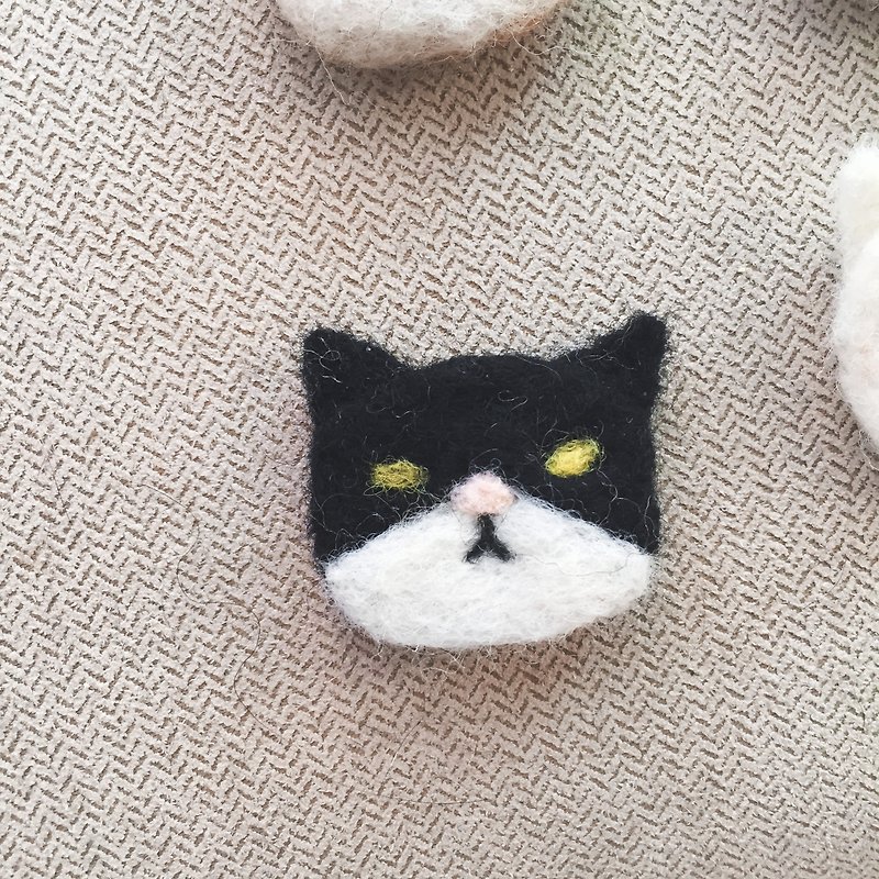 Wool pets - tuxedo cat brooch - Brooches - Wool Black