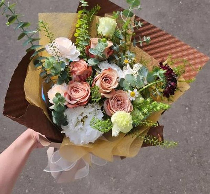 Zeng Yiting・Chinese Valentine’s Day Special-Flowers Hand-tied Flowers DIY Floristry Class・Including Flower Materials and Wrapping Paper Materials - จัดดอกไม้/ต้นไม้ - วัสดุอื่นๆ 