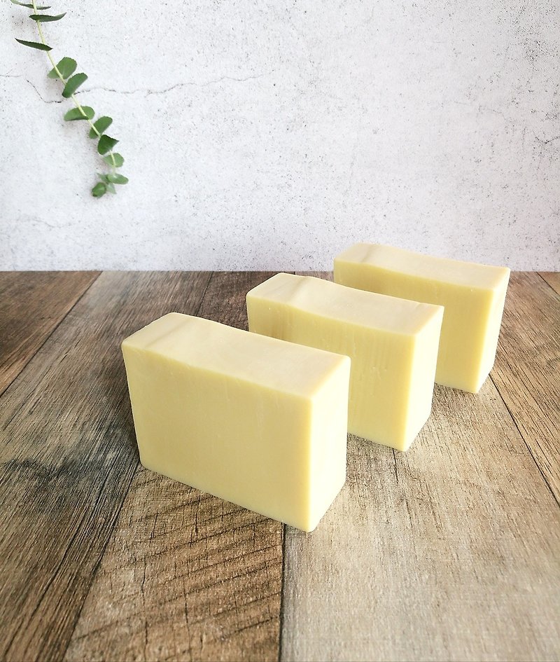 Shea Butter Old Milk Soap/Cold Soap/Moisturizing and Moisturizing/Applicable to normal and dry skin - สบู่ - พืช/ดอกไม้ สีเหลือง