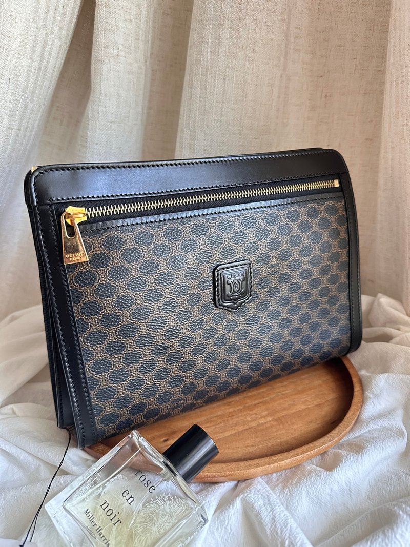 近新保存品中古Celine 凱旋門徽章黑花手拿包(可免費改造斜背包) - 手提包/手提袋 - 防水材質 