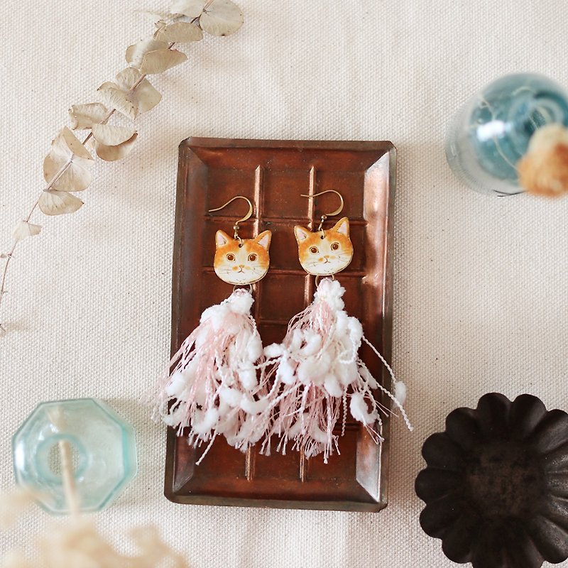 Small animal tassel handmade earrings - orange cat pink meteor can be changed - ต่างหู - เรซิน สึชมพู