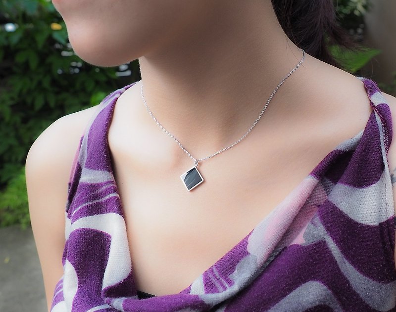 Inlay White Mother of Pearl Square Shape Necklace (Black Onyx selectable) - Necklaces - Sterling Silver Black