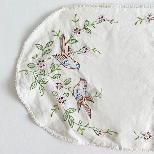 SALE❗️フランスアンティークஐ⋆*美しい花柄刺繍のテーブルクロス フランスアンティークஐ⋆*クッタリ花柄刺繍テーブルクロス