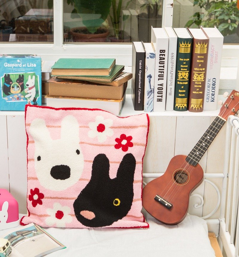 "Lisa and Caspian" three-dimensional embroidery pillowcases - flowers - อื่นๆ - ผ้าฝ้าย/ผ้าลินิน สึชมพู