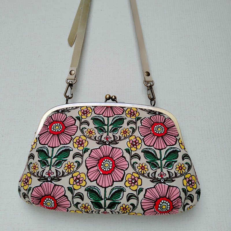 African geometric flower lover parent-child kiss lock bag bag - Messenger Bags & Sling Bags - Cotton & Hemp Pink