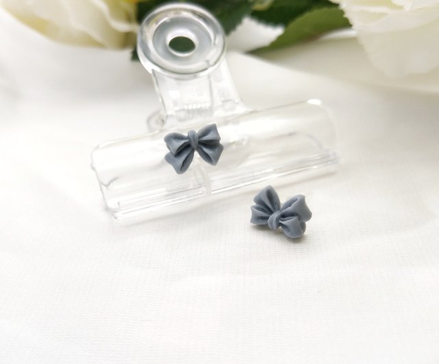 Hundred Flowers Floral Earrings Bow Earrings Invisible Silicone Earrings  Clip-On - Shop Somnambulist Earrings & Clip-ons - Pinkoi