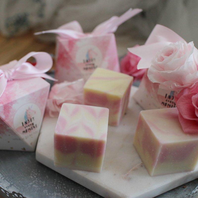 【蕾安柏】手工皂。甜蜜誓約。沐浴皂單入組│婚禮小物│探房禮 - 肥皂/手工皂 - 其他材質 粉紅色
