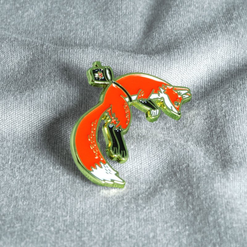 Flash Fox Enamel Pin – Gift for Climbers and Boulderers – 攀岩針 – 등반 クライミング - เข็มกลัด/พิน - โลหะ หลากหลายสี