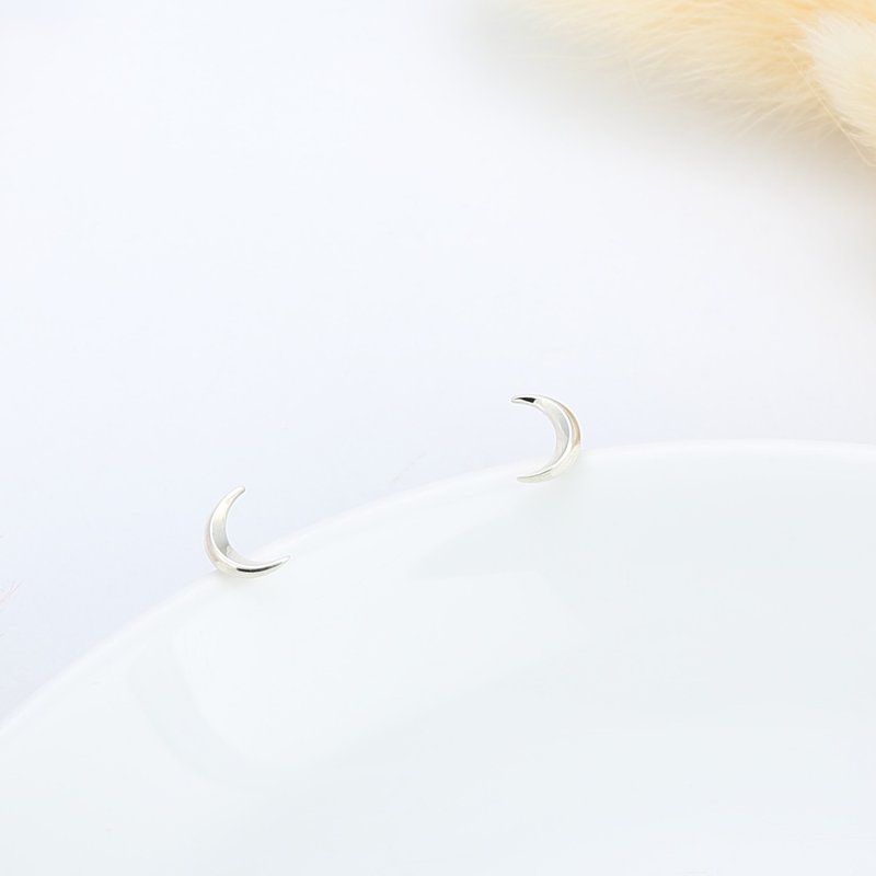 Crescent Moon s925 sterling silver earrings Birthday Valentine Day gift - ต่างหู - เงินแท้ สีเงิน