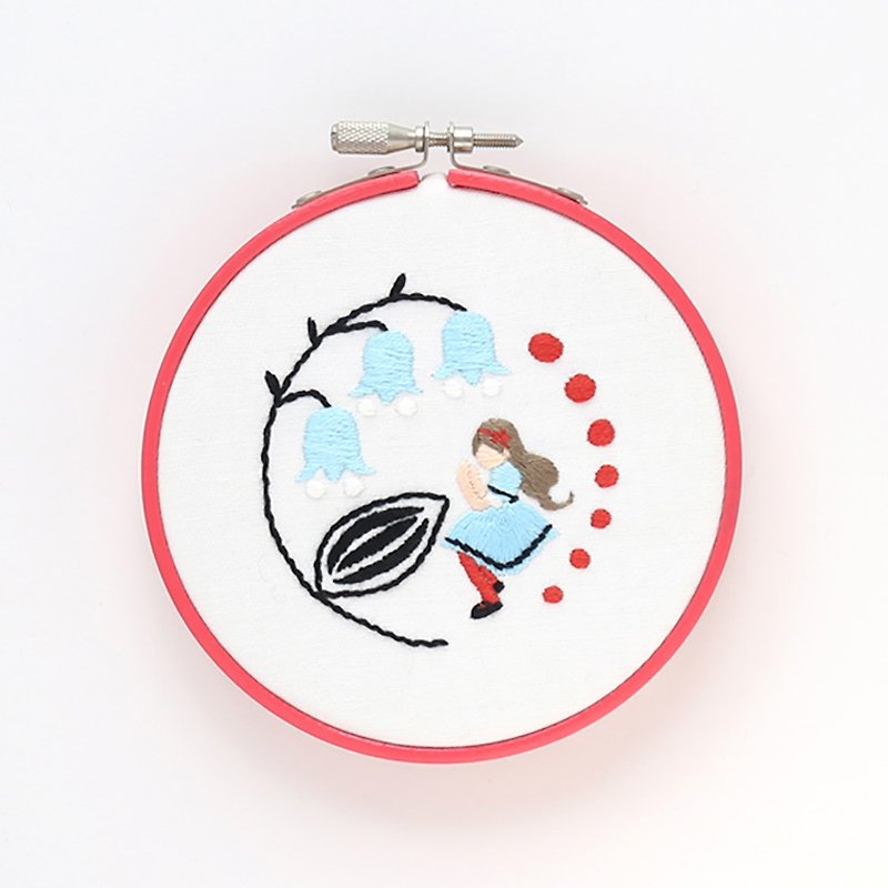 Thumbelina -Embroidery Hoop Kit - Knitting, Embroidery, Felted Wool & Sewing - Thread Red