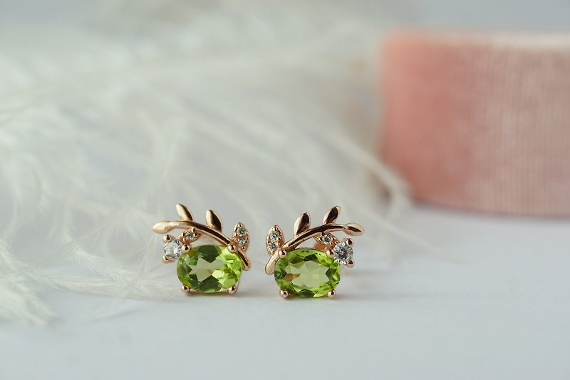Stud Earrings Natural Peridot Silver, stud earrings - Earrings & Clip-ons - Sterling Silver Green
