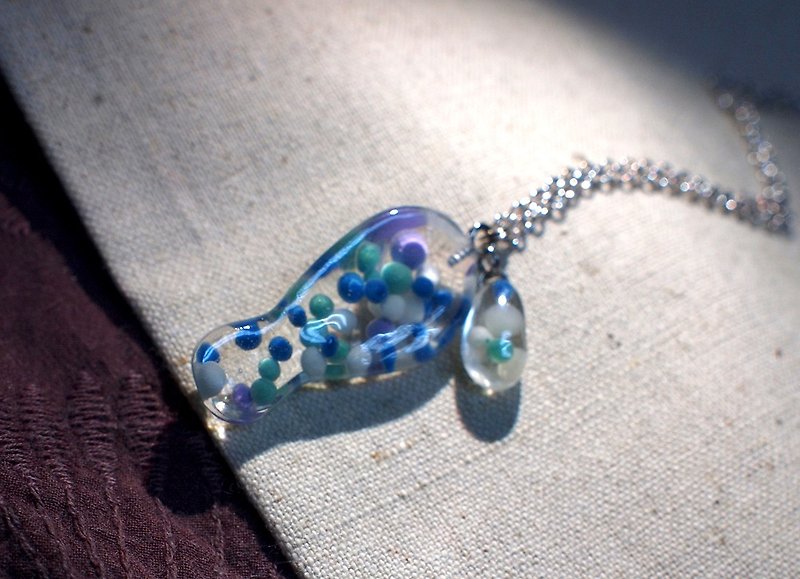 Fish swim_transparent resin_necklace_cute route_fish swimming in the chest_blue and white dot 3 - Necklaces - Resin Blue