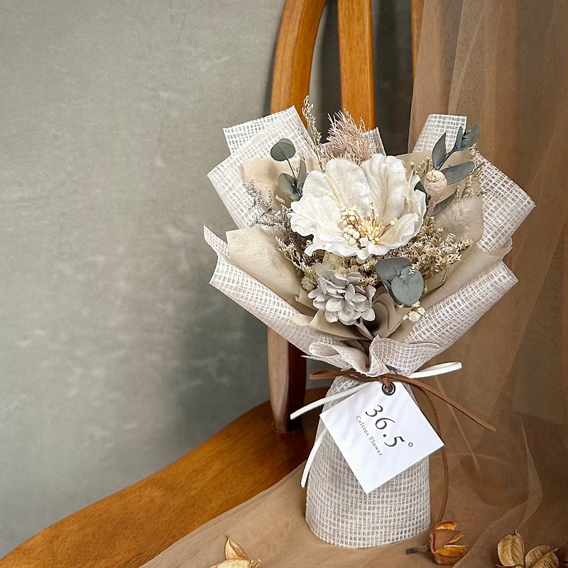ins cream style handmade milan small bouquet - ช่อดอกไม้แห้ง - พืช/ดอกไม้ สีกากี