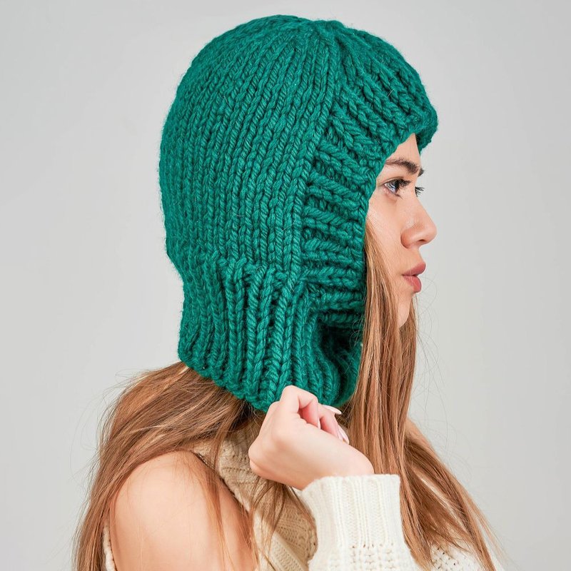 Knitted balaclava. Emerald color - หมวก - ขนแกะ สีเขียว