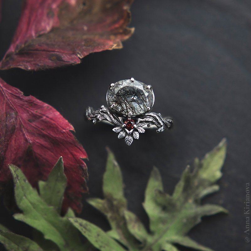 Alchemy Ring with Oval Black Rutilated Quartz and a Small Red Garnet - 戒指 - 純銀 銀色