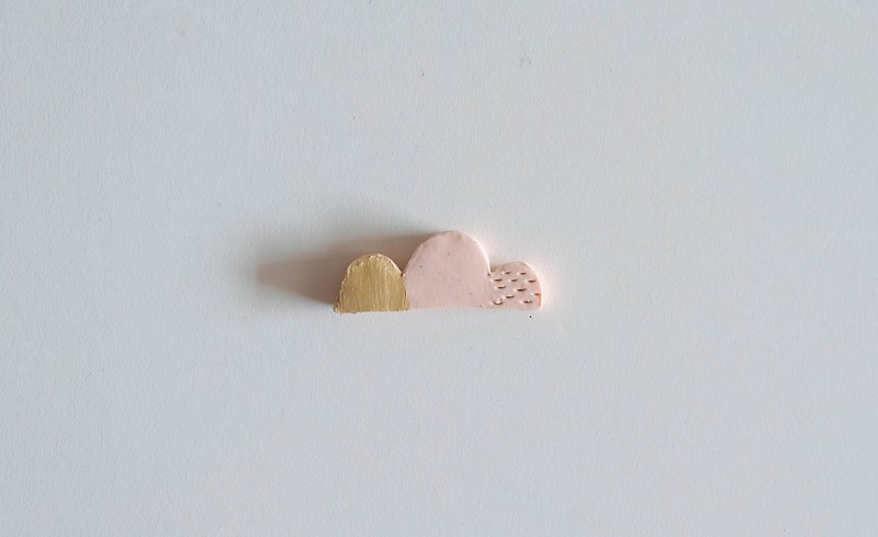 Three - ring - shaped hills - fruit - Brooches - Pottery Pink
