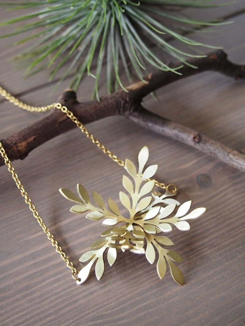 Fern leaves necklace - Necklaces - Copper & Brass Gold