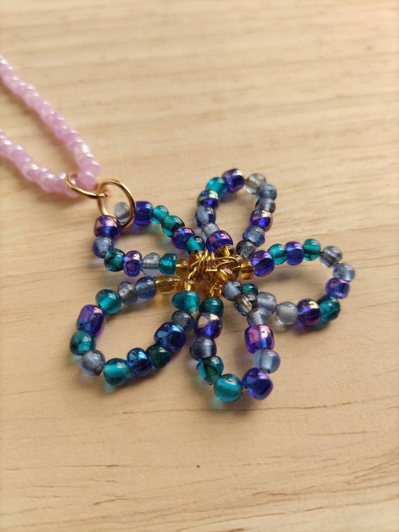 Floral Glass Beads Necklace Handmade (Dark Blue Flower) - 耳環/耳夾/耳骨夾 - 玻璃 多色