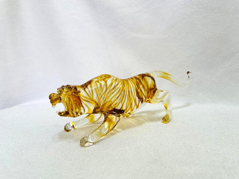 crystal glass glass zodiac tiger realistic tiger domineering tiger - Items for Display - Glass 