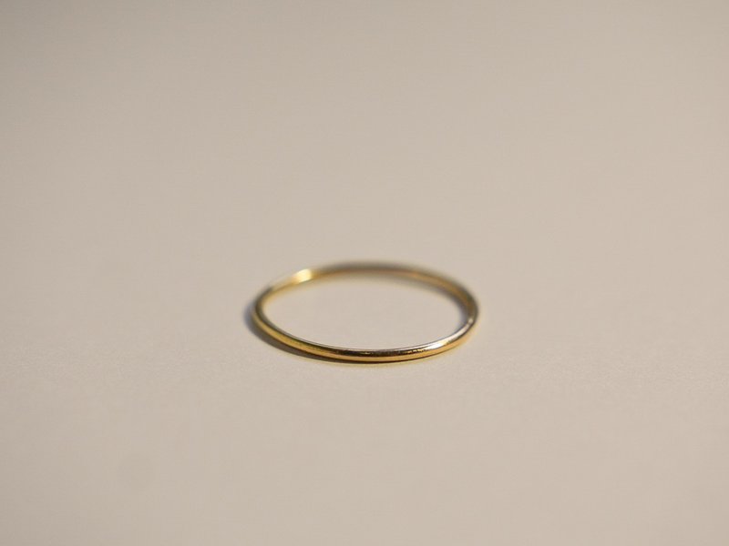 Solid 14K 1.1 mm Super Thin Ring, Knuckle Stackable Ring - แหวนทั่วไป - เครื่องประดับ สีทอง