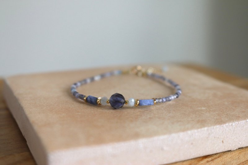 March Birthstone Bracelet Lazuli Lazuli Aquamarine Natural Stone - Travel - - สร้อยข้อมือ - เครื่องเพชรพลอย สีน้ำเงิน