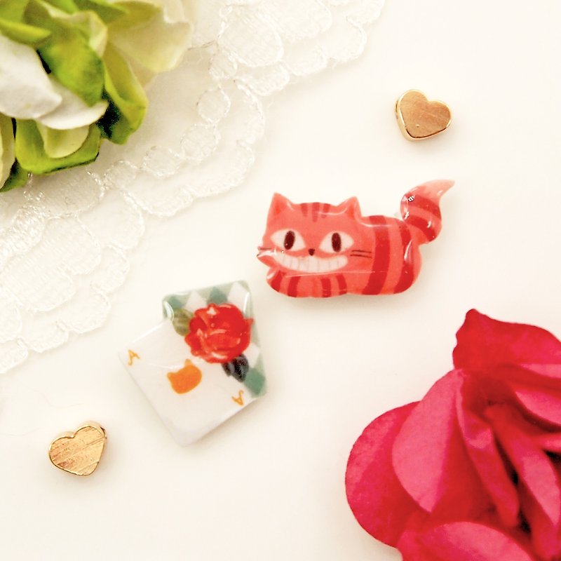 Catty in Wonderland handmade pink cat with playing card earrings - ต่างหู - พลาสติก สีทอง