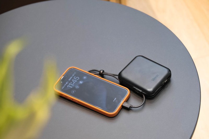 Vinnic DAMAVAND PLUS 10,000mAh 自帶雙Type-C線快充 - 行動電源/充電線 - 塑膠 黑色