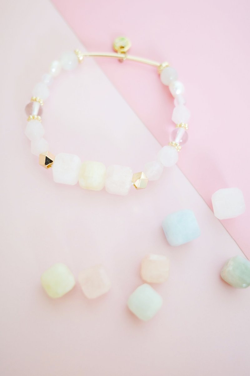 Toffee Cube // Morganite White Crystal Stone - Bracelets - Crystal Multicolor