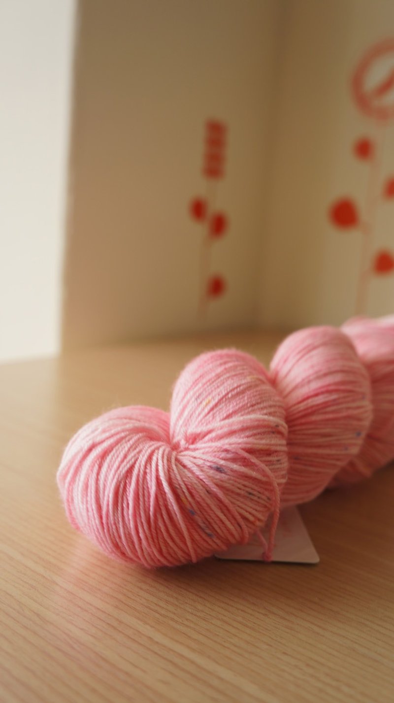 手染線。Oh Pink - 編織/刺繡/羊毛氈/縫紉 - 羊毛 