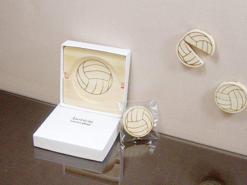 Volleyball coaster mobile phone holder line clip solid wood - งานไม้/ไม้ไผ่/ตัดกระดาษ - ไม้ สีนำ้ตาล