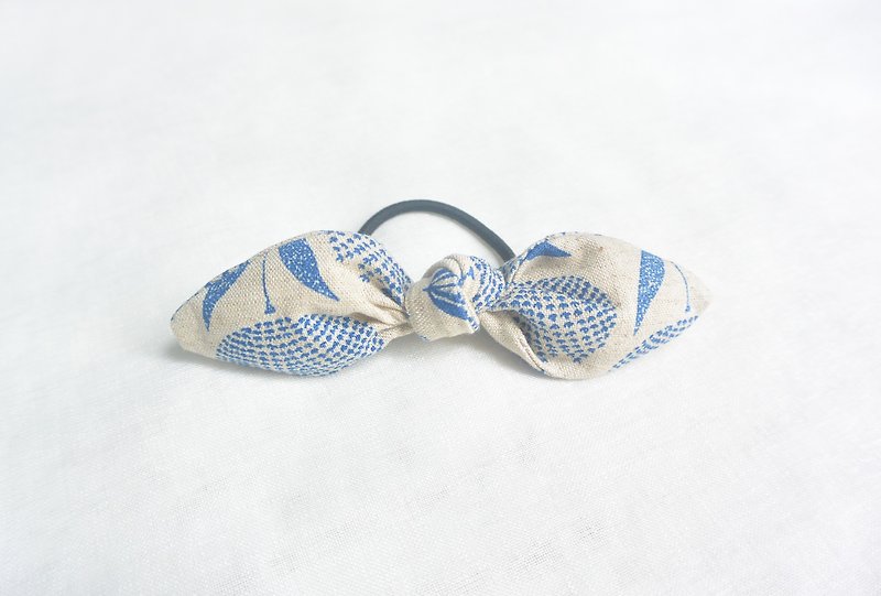 Bow Hair Tie-Blue Flower - เครื่องประดับผม - ผ้าฝ้าย/ผ้าลินิน สีน้ำเงิน