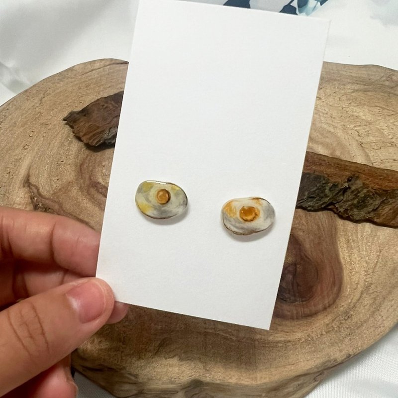 Poached Egg Earrings/ Pair - ต่างหู - เรซิน ขาว