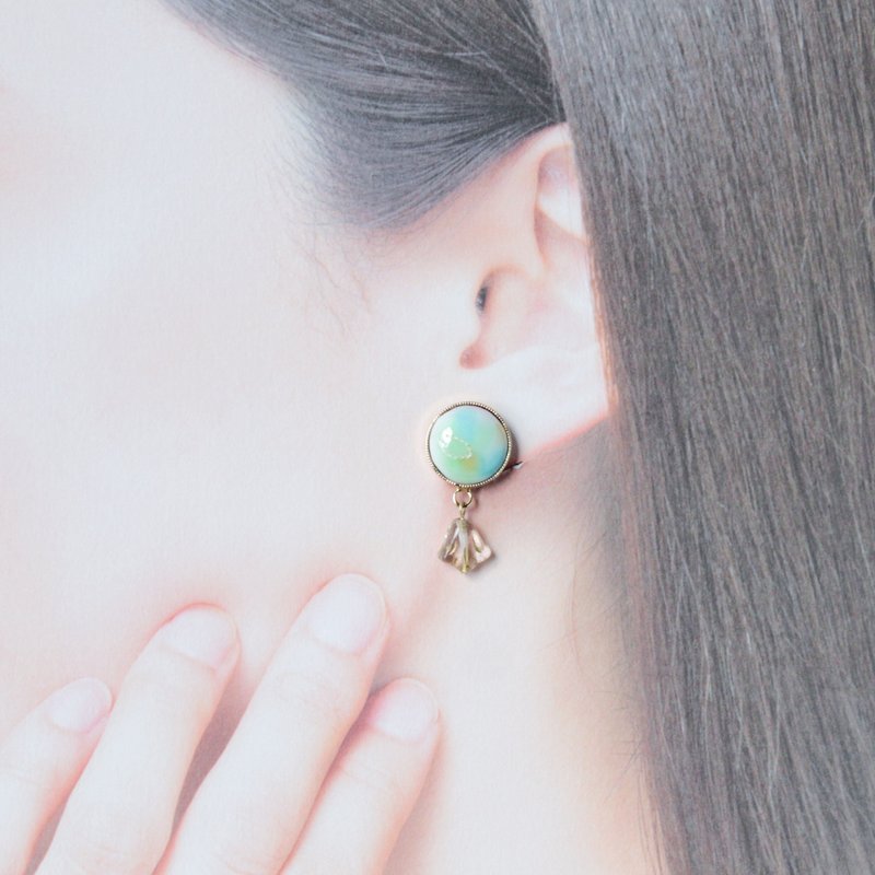 Cloisonne earrings Breeze - ต่างหู - วัสดุอื่นๆ สีเขียว