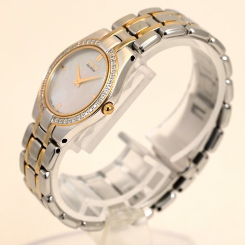 CITIZEN ソーラー 腕時計 11P ダイヤ シェル文字盤 マザーオブパール CITIZEN ソーラー 腕時計 11P ダイヤ シェル文字盤