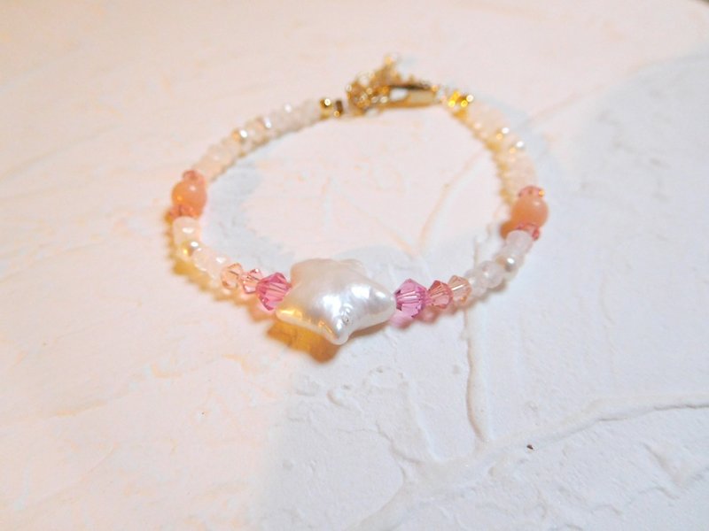 The little girl star moonstone pearl crystal bracelet custom models - Bracelets - Other Materials Pink