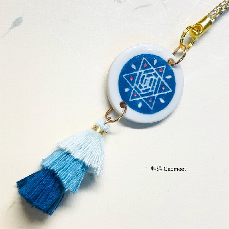 Ceramic hand-painted pendant dark blue series - พวงกุญแจ - เครื่องลายคราม 